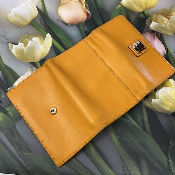 🦆 DOONEY AND BOURKE CLASSIC CLUTCH YELLOW PALOMINO LEATHER TRIFOLD WALLET - Picture 5 of 10